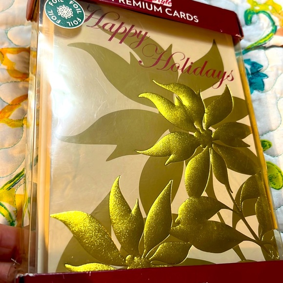 Boxed Set 18 Christmas Cards 2 Designs Gold Foil Poinsettia Trees Holiday Vtg - Picture 1 of 7